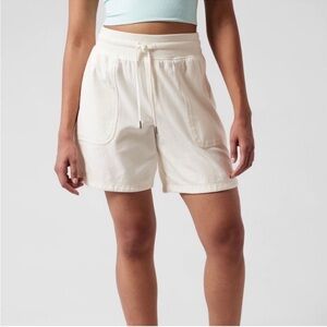 Athleta Farallon Midi Short Women's Medium 7” Shorts Magnolia White Summer Sz 1X